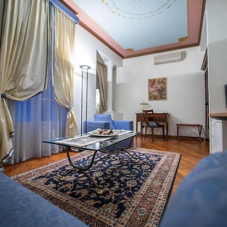 Bed and Breakfast Palazzo Finati Альба Экстерьер фото