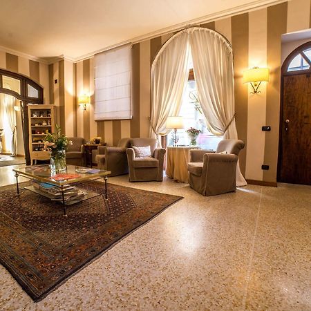 Bed and Breakfast Palazzo Finati Альба Экстерьер фото