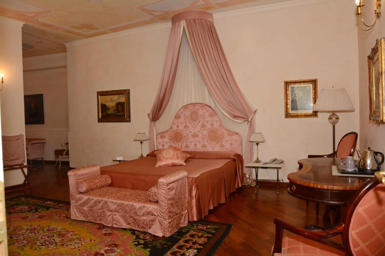 Bed and Breakfast Palazzo Finati Альба Экстерьер фото