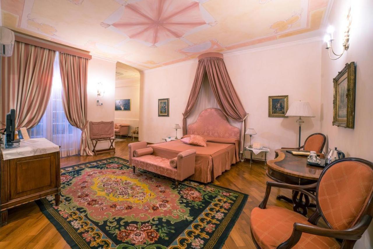 Bed and Breakfast Palazzo Finati Альба Экстерьер фото
