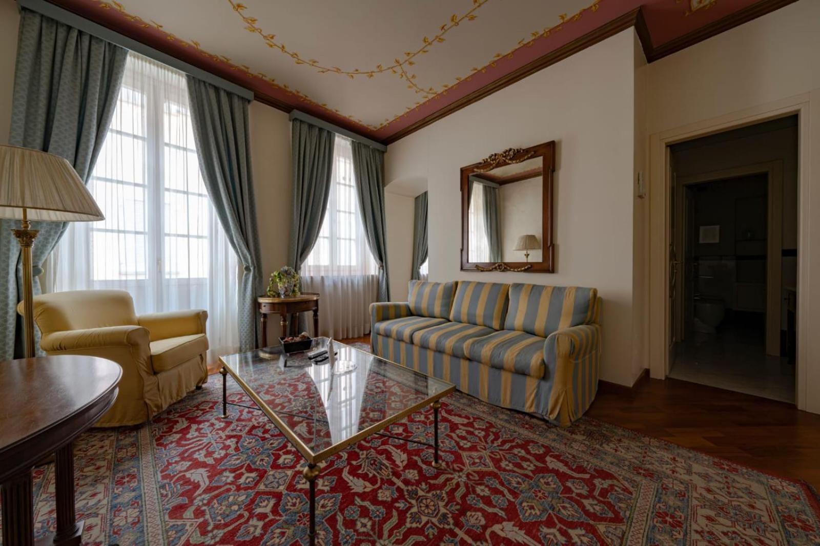 Bed and Breakfast Palazzo Finati Альба Экстерьер фото