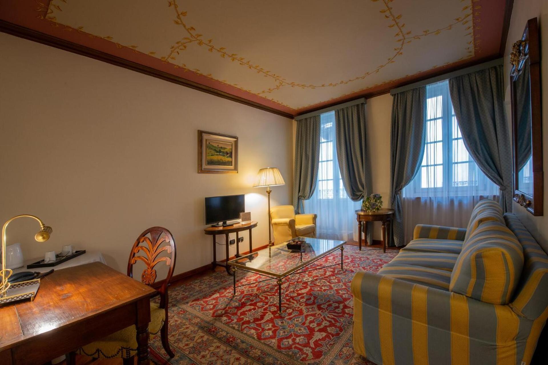 Bed and Breakfast Palazzo Finati Альба Экстерьер фото