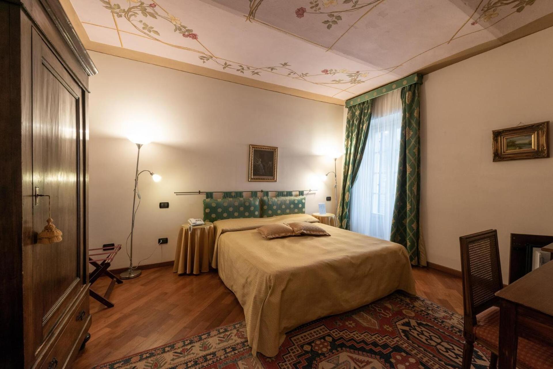 Bed and Breakfast Palazzo Finati Альба Экстерьер фото