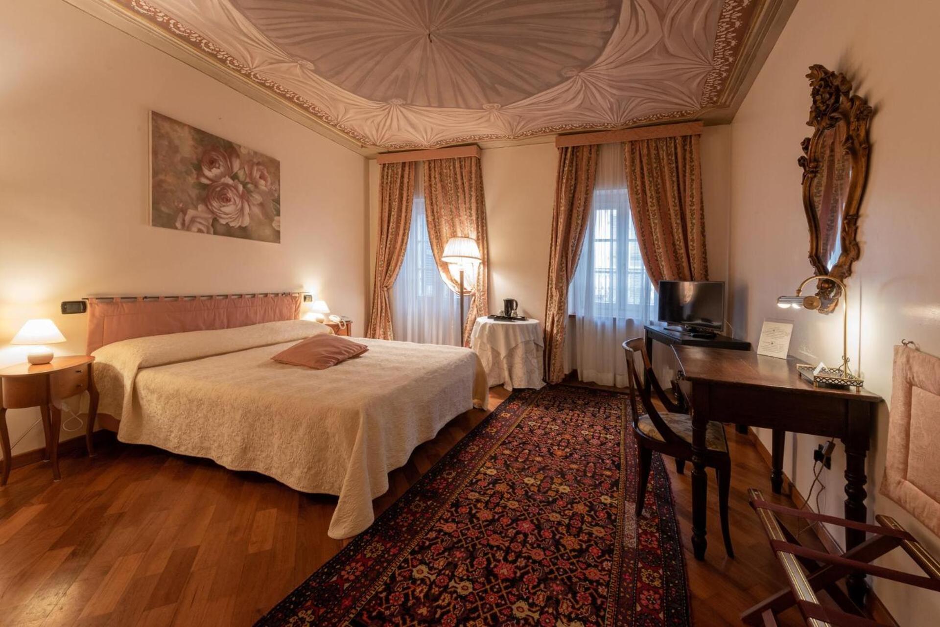 Bed and Breakfast Palazzo Finati Альба Экстерьер фото