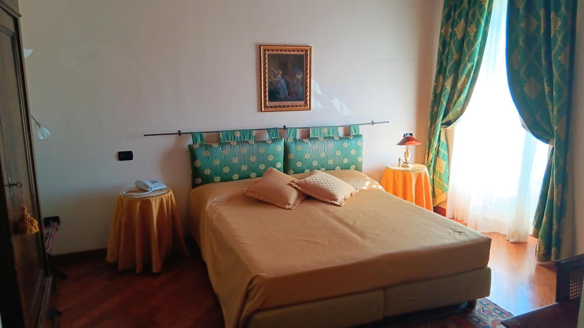 Bed and Breakfast Palazzo Finati Альба Экстерьер фото