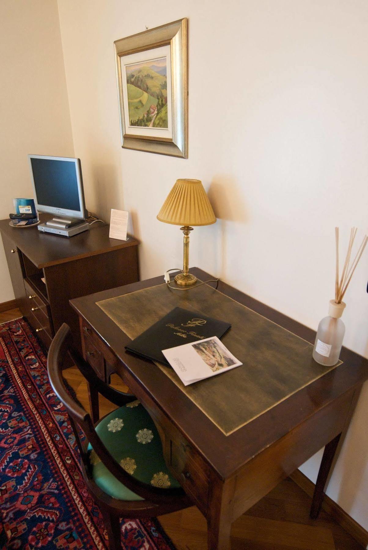 Bed and Breakfast Palazzo Finati Альба Экстерьер фото