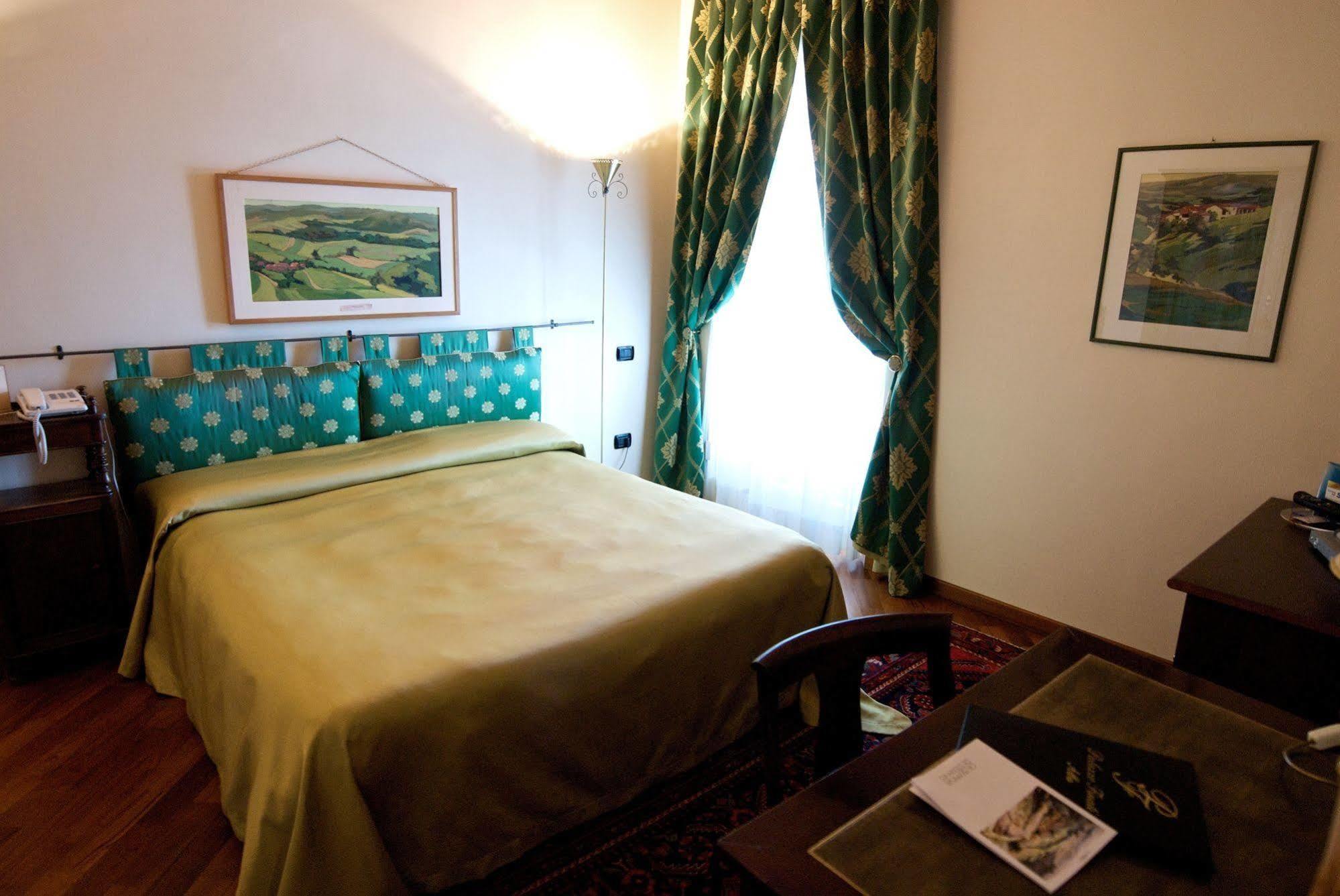 Bed and Breakfast Palazzo Finati Альба Экстерьер фото