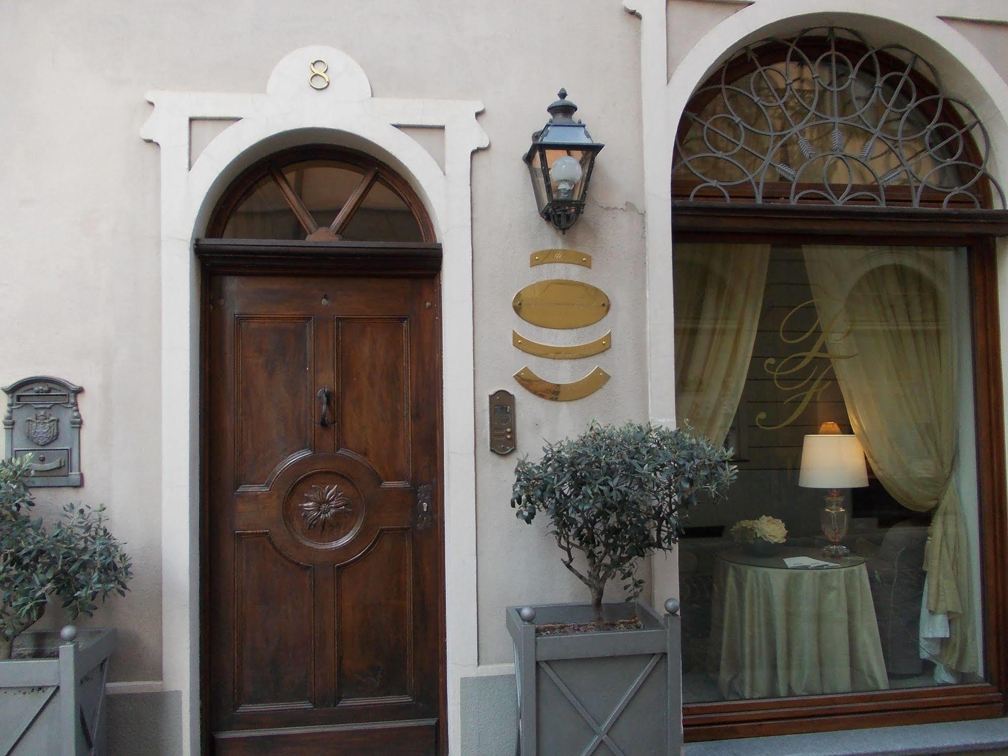 Bed and Breakfast Palazzo Finati Альба Экстерьер фото